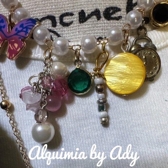 Layered multi charms necklace statement - Picture 4 of 6